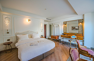 Casa Margot Hotel Double Room with Partial Sea View 5